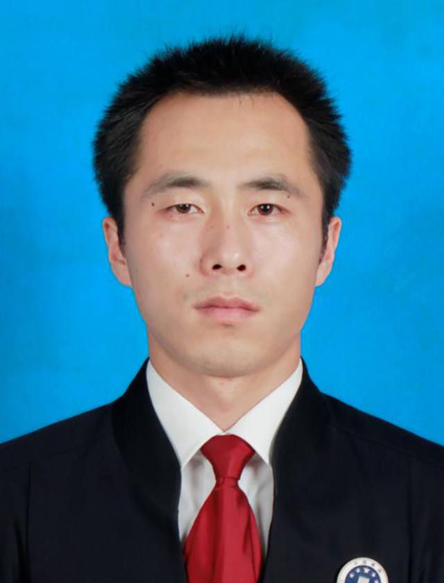 董磊