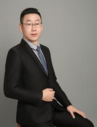 杨春伟